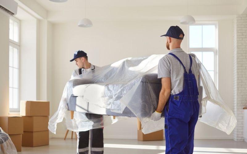 Cheapest Way to Move Overseas from the UK